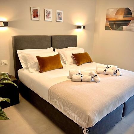 プラート Lucentum Bed & Breakfast エクステリア 写真