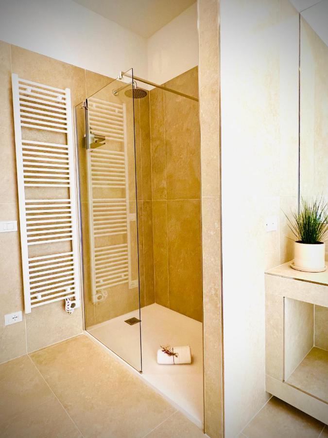 プラート Lucentum Bed & Breakfast エクステリア 写真