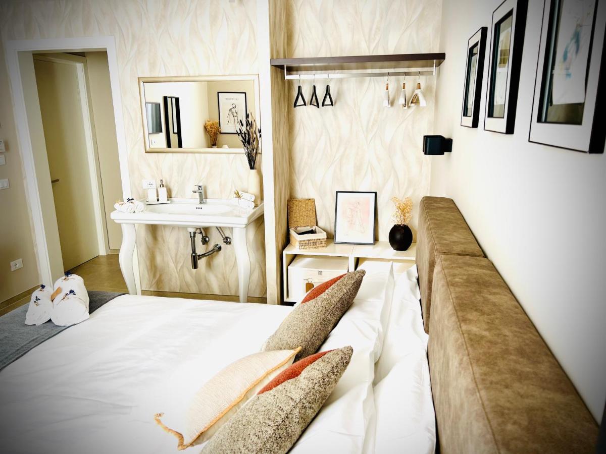 プラート Lucentum Bed & Breakfast エクステリア 写真