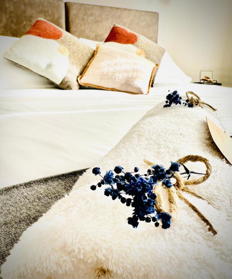 プラート Lucentum Bed & Breakfast エクステリア 写真