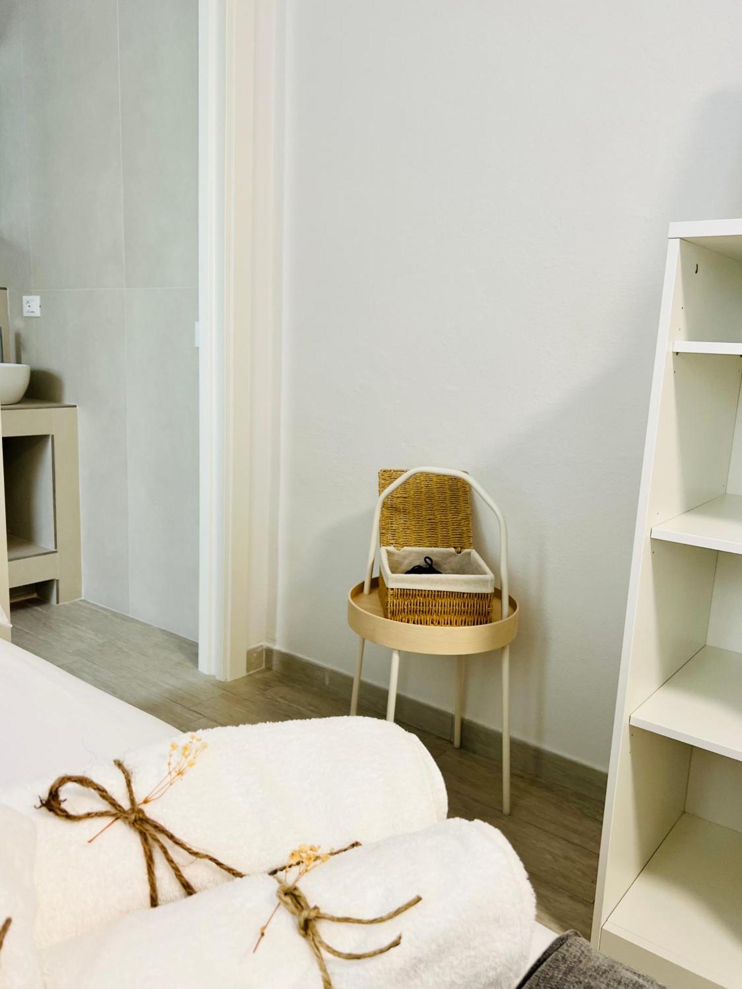 プラート Lucentum Bed & Breakfast エクステリア 写真