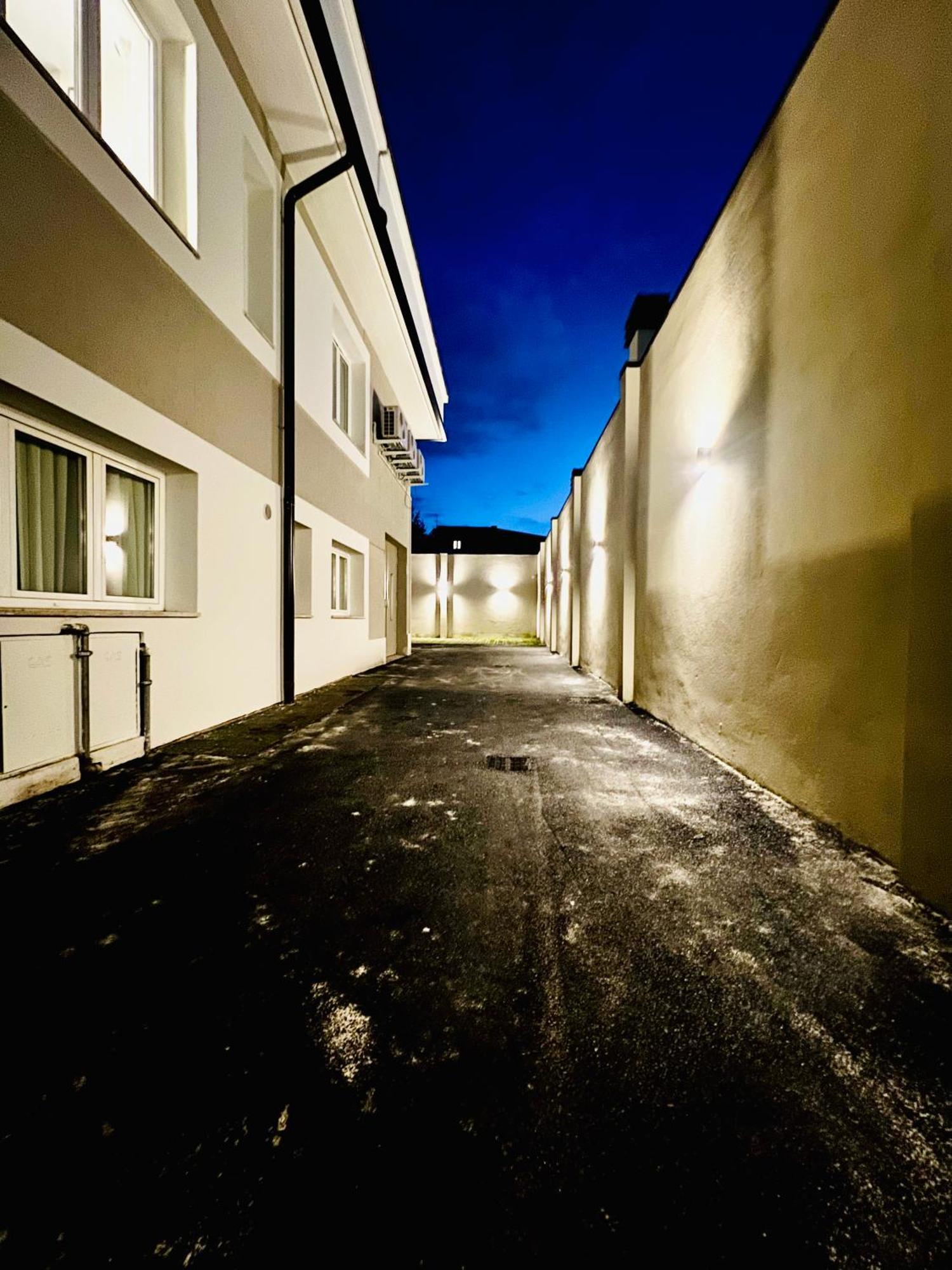 プラート Lucentum Bed & Breakfast エクステリア 写真