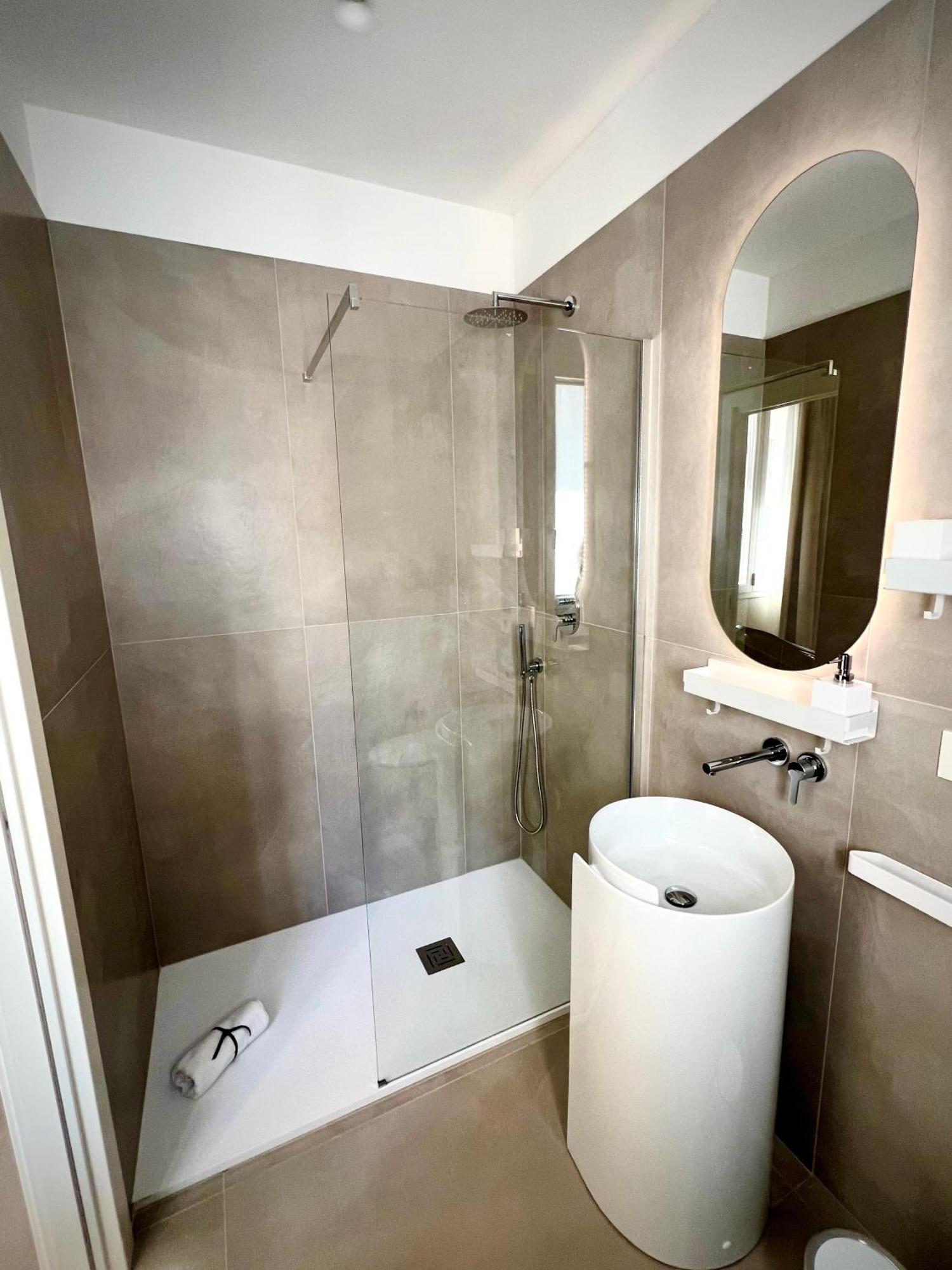 プラート Lucentum Bed & Breakfast エクステリア 写真
