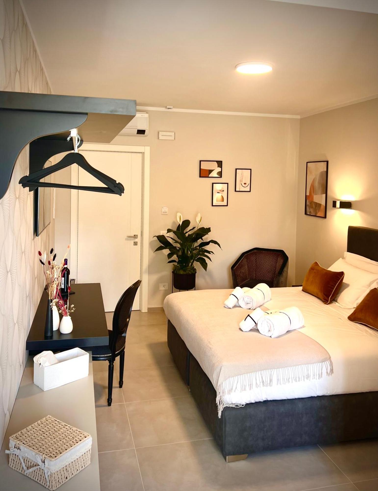プラート Lucentum Bed & Breakfast エクステリア 写真