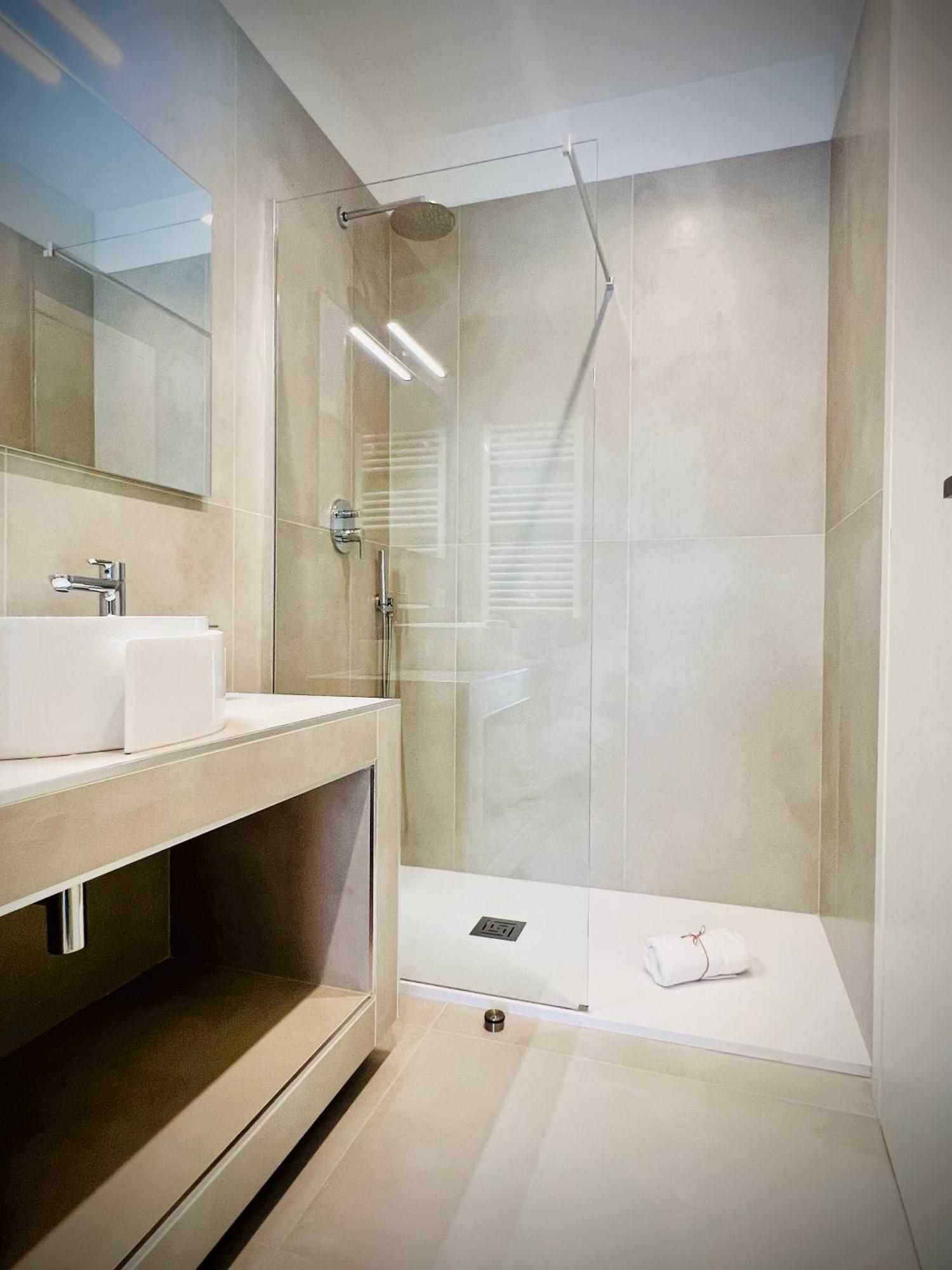 プラート Lucentum Bed & Breakfast エクステリア 写真